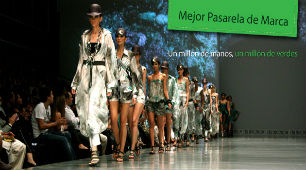 <p>La pasarela &ldquo;Un mill&oacute;n de manos, un mill&oacute;n de verdes&rdquo; ganadora en los premios Cromos 2010</p>
<p>&nbsp;</p>