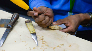 Taller de oficio en Medellín. Máscaras del Carnaval de Barranquilla