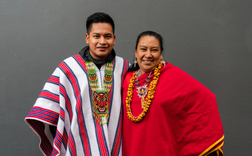 Fotografía de una pareja de artesanos