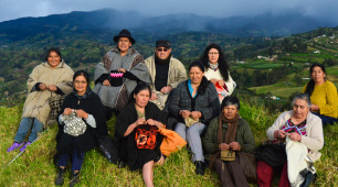 Foto de artesanas pertenecientes al taller Mutecypa