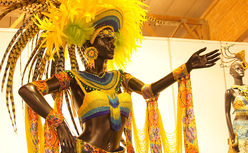 Exhibición Trajes Artesanales Concurso Nacional de Belleza