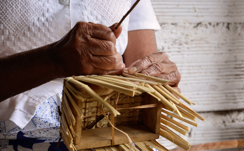 Artesana Comunidad indígena Embera Chamí
