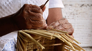 Artesana Comunidad indígena Embera Chamí
